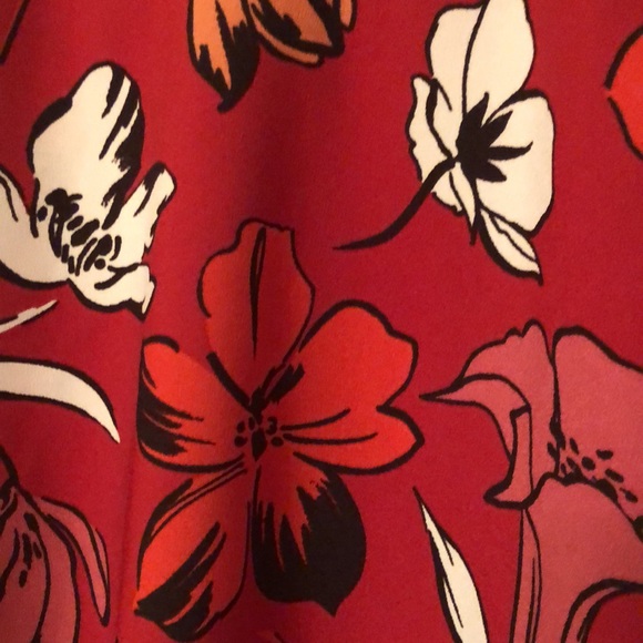 Ann Taylor Petite Floral Shirred Shoulder Top SP - Picture 7 of 7